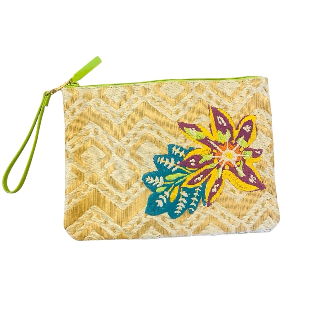 Vera Bradley Straw Beach Floral Embroidered Wristlet - Picture 1 of 6